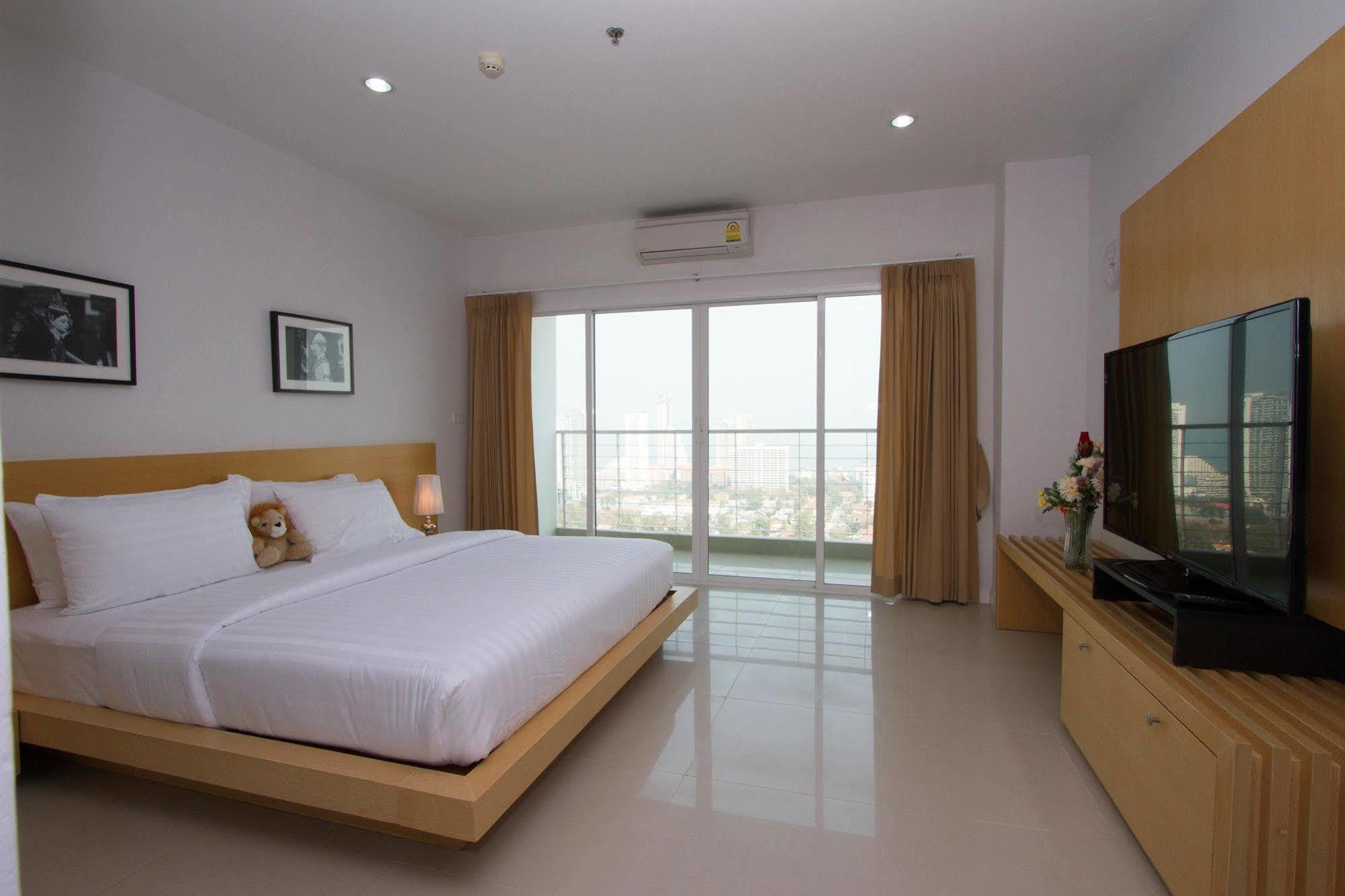 Ariva Royal Hill Pattaya Apartment Exterior photo